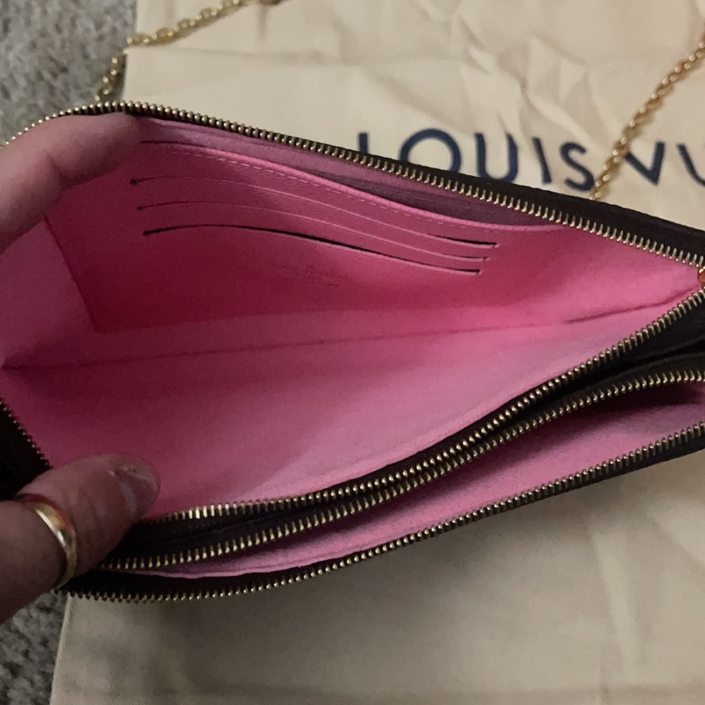 ❌TRADED Louis Vuitton Limited Edition Cross Body❌ - Picture 6 of 13